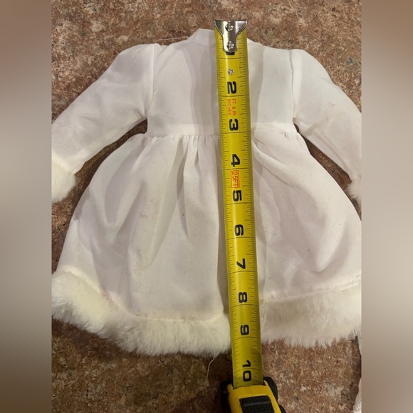 Vintage Winter Fashion Doll, Faux Fur Shrug, Dress, Lace Up Ice Skates, Scarf + - Picture 9 of 16